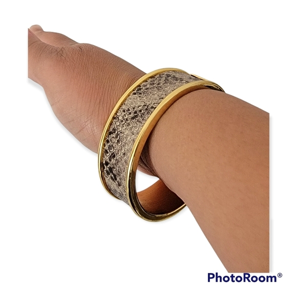 St John Gold Tone 9 Inch Snake Skin Wide Bangle - Picture 3 of 10